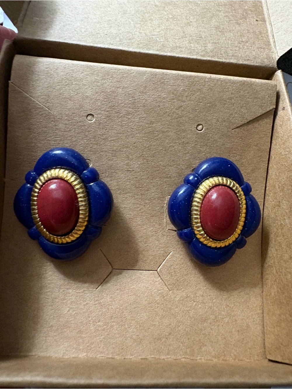 Vintage 1989 AVON “Arabesque” Dark Blue Faux Lapis Purple Cabochon Clip Earrings